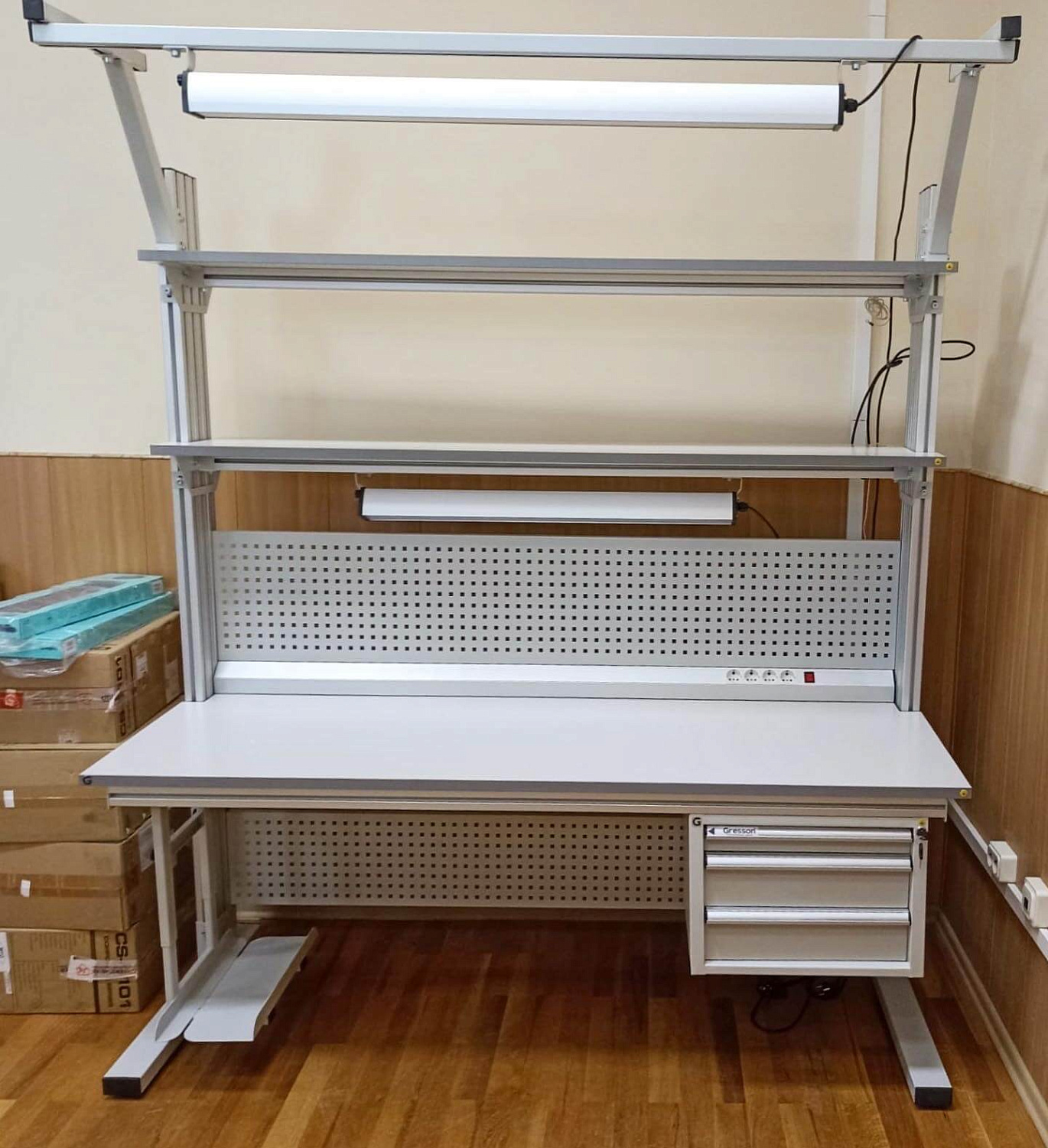 Стол промышленный из конструкционного профиля СПД-КП